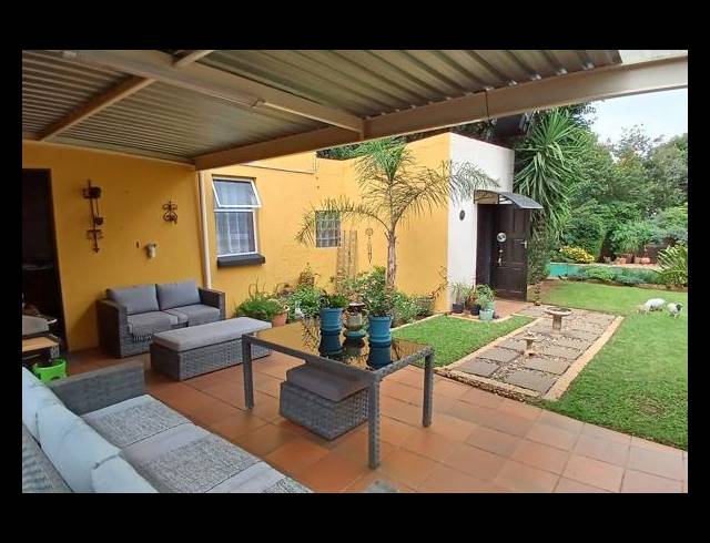3 BEDROOM FREEHOLD FOR SALE IN ALBERTON NORTH